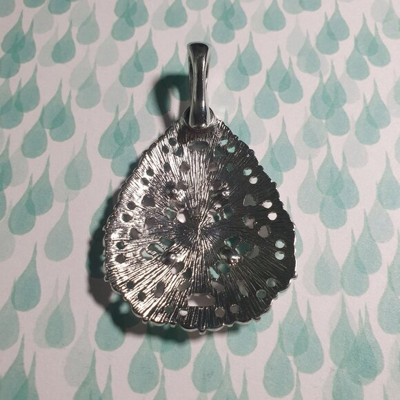 Vintage Silver Tone Filigree Teardrop Pendant Rhinestone Formal Bling Flip Bale - Picture 3 of 3
